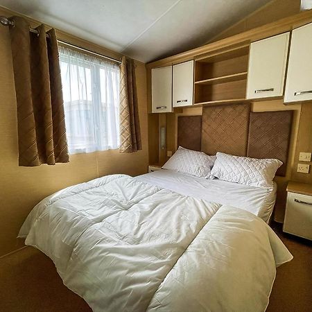 Lovely Caravan By The Beach In Pakefield, Suffolk Ref 68007Cl لوستوفت المظهر الخارجي الصورة